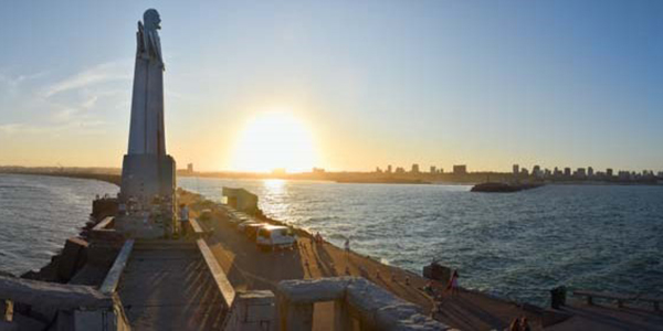 Foto panoramica de la escollera sur de Mar del Plata, hecha por Daiana Notarfranco