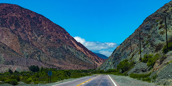 Foto de una ruta en Purmamarca, hecha por Jimena García